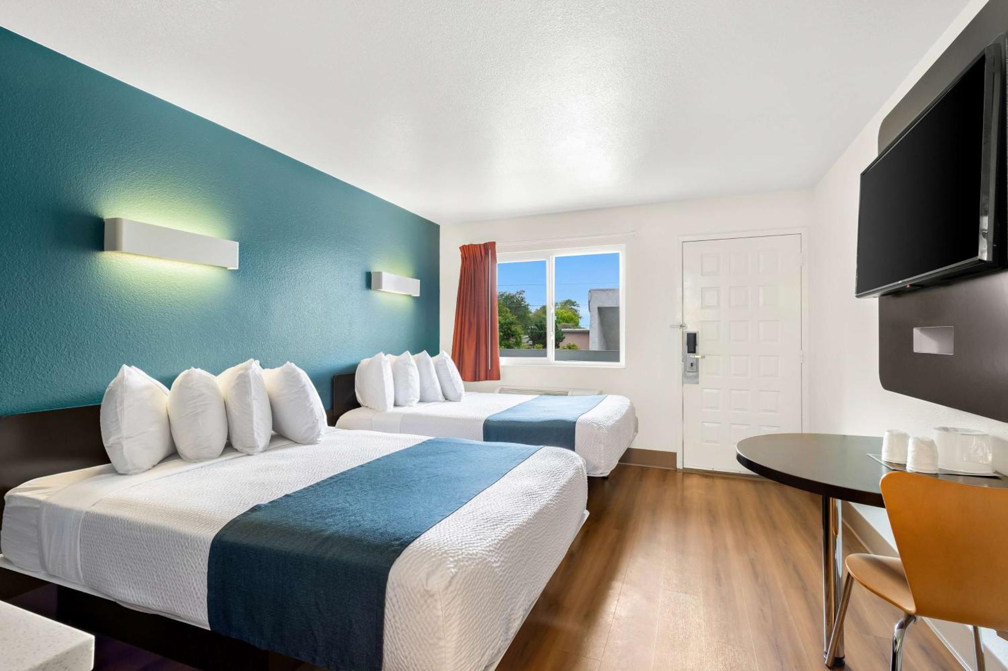 Studio 6 Suites Carpinteria, Ca Santa Barbara South Экстерьер фото